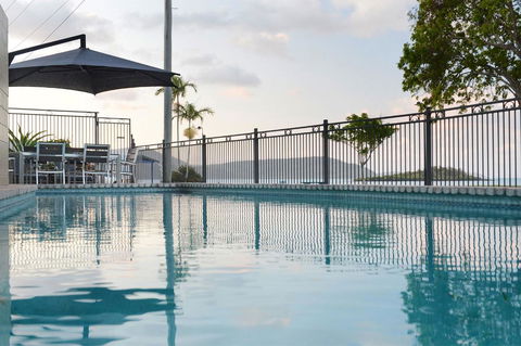 Whitsunday Waterfront Apartments - Accommodation QLD 12