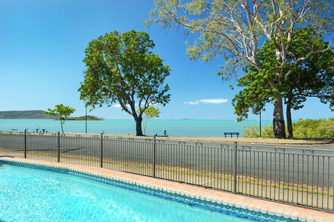 Whitsunday Waterfront Apartments - Accommodation QLD 11