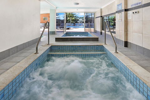 Pacific Regis Beachfront Holiday Apartments - Accommodation QLD 5