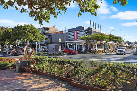 Pacific Regis Beachfront Holiday Apartments - Accommodation QLD 16