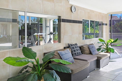 Pacific Regis Beachfront Holiday Apartments - Accommodation QLD 7