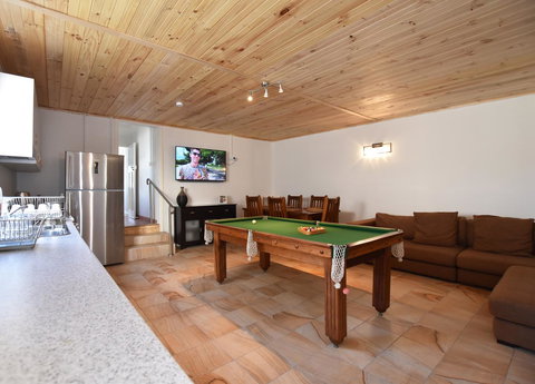 Absolute Waterfront - Accommodation QLD 0