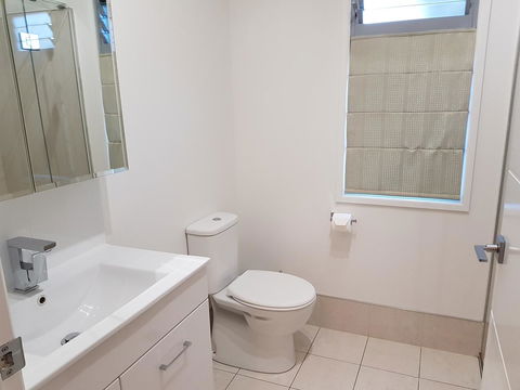 Bee-Haven Cottage - Accommodation QLD 9