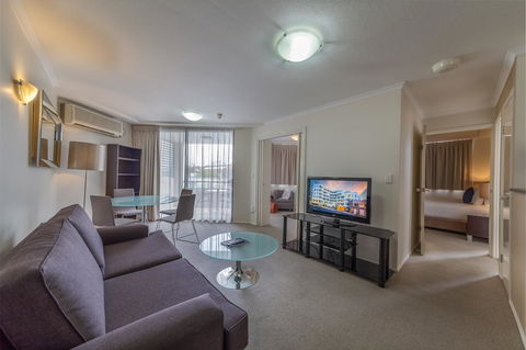 West End Central Apartments - Accommodation QLD 6