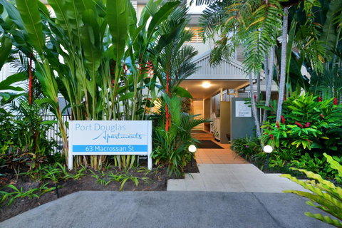 Port Douglas Apartments - Adults Only Oasis - Accommodation QLD 14