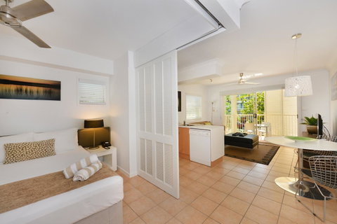 Port Douglas Apartments - Adults Only Oasis - Accommodation QLD 30