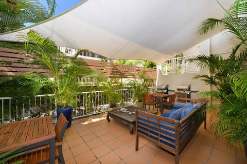 Port Douglas Apartments - Adults Only Oasis - Accommodation QLD 4