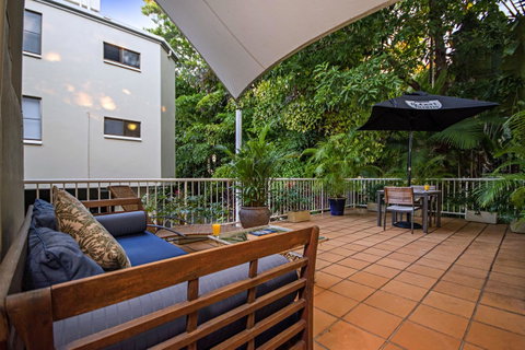 Port Douglas Apartments - Adults Only Oasis - Accommodation QLD 34