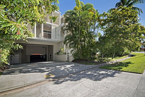 Port Douglas Apartments - Adults Only Oasis - Accommodation QLD 43