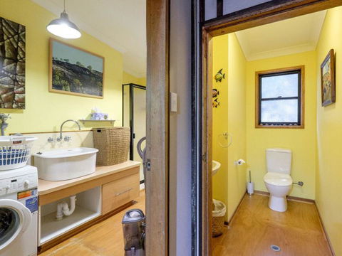 Five Bimba (Tractor House) - Accommodation QLD 15