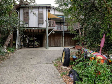 Five Bimba (Tractor House) - Accommodation QLD 0