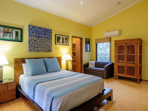 Five Bimba (Tractor House) - Accommodation QLD 6