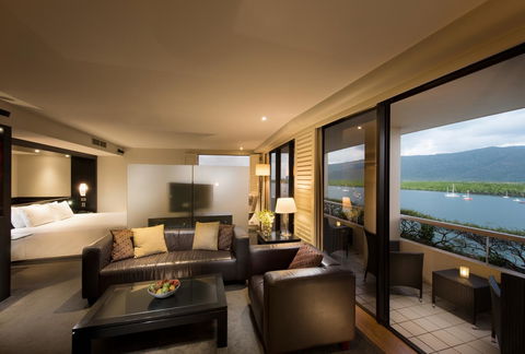 Hilton Cairns - Accommodation QLD 23