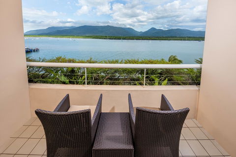 Hilton Cairns - Accommodation QLD 29