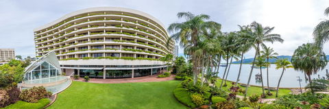 Hilton Cairns - Accommodation QLD 18