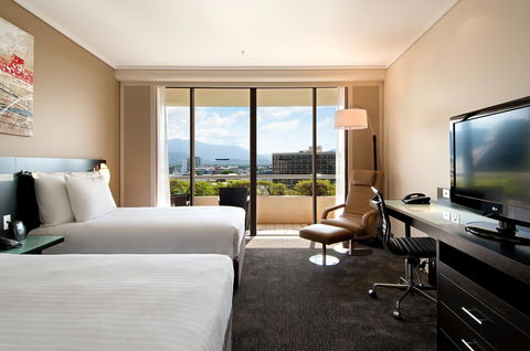 Hilton Cairns - Accommodation QLD 33