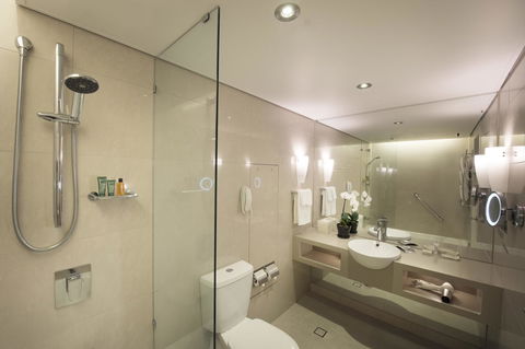 Hilton Cairns - Accommodation QLD 16