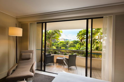 Hilton Cairns - Accommodation QLD 10