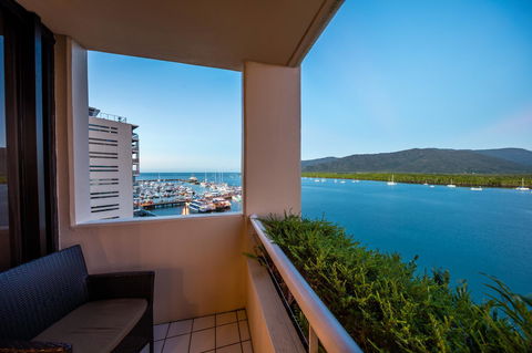 Hilton Cairns - Accommodation QLD 30