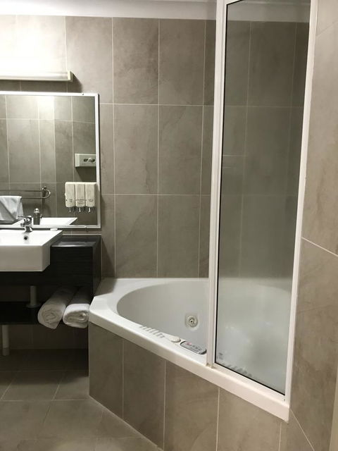 Villa Nova Motel - Accommodation QLD 5