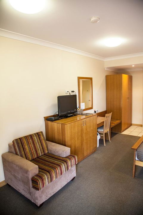 Eastgate On The Range Motel - Accommodation QLD 3
