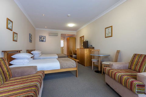 Eastgate On The Range Motel - Accommodation QLD 6