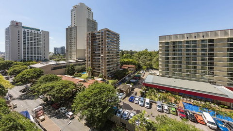 Apartments @ 212 Margaret - Accommodation QLD 1