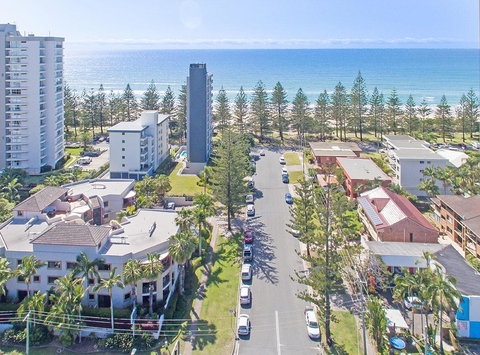Burleigh On The Beach - Accommodation QLD 4