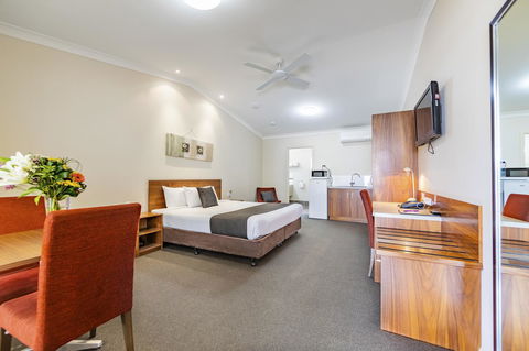 Roma Explorers Inn - Accommodation QLD 1