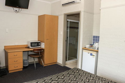 Salisbury Hotel Motel - Accommodation QLD 18