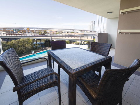 Oaks Brisbane Mews Suites - Accommodation QLD 4
