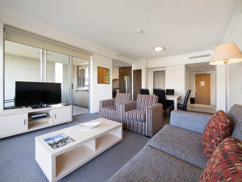 Oaks Brisbane Mews Suites - Accommodation QLD 3