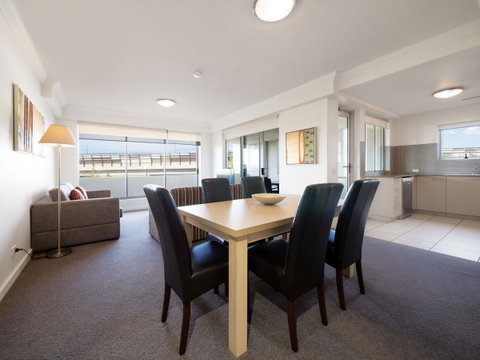 Oaks Brisbane Mews Suites - Accommodation QLD 10