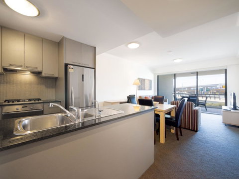 Oaks Brisbane Mews Suites - Accommodation QLD 6