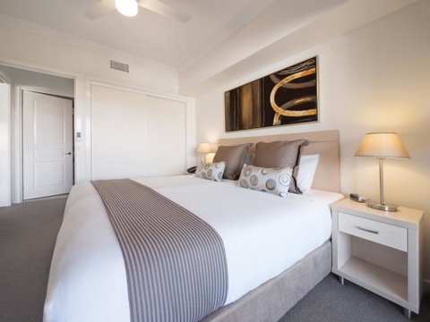 Oaks Brisbane Mews Suites - Accommodation QLD 14