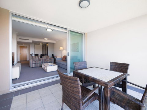 Oaks Brisbane Mews Suites - Accommodation QLD 8