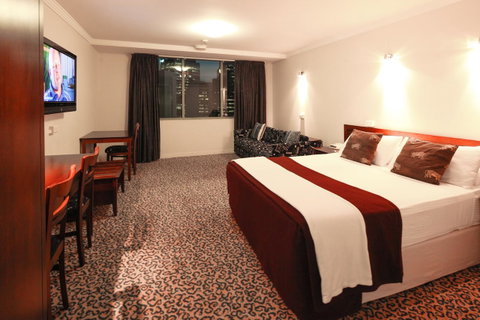 Astor Metropole Hotel - Accommodation QLD 6