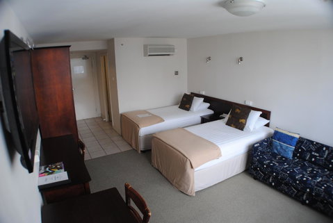 Astor Metropole Hotel - Accommodation QLD 8