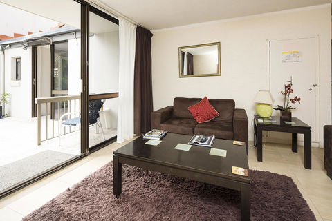 Burleigh Palms Holiday Apartments - Accommodation QLD 33