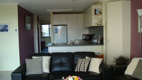 Burleigh Palms Holiday Apartments - Accommodation QLD 39
