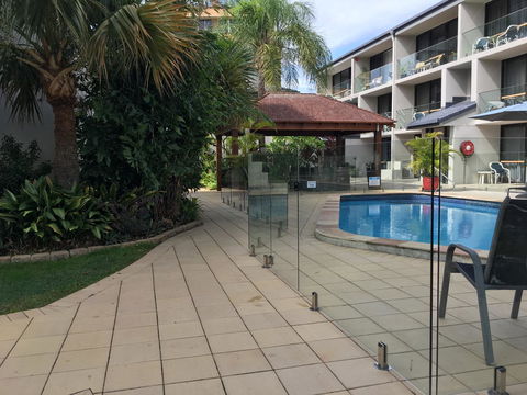 Burleigh Palms Holiday Apartments - Accommodation QLD 3