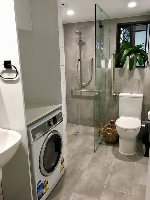 Burleigh Palms Holiday Apartments - Accommodation QLD 6