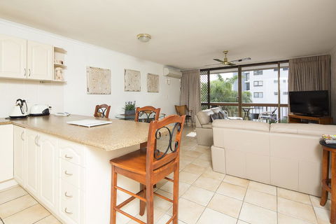 Burleigh Palms Holiday Apartments - Accommodation QLD 31
