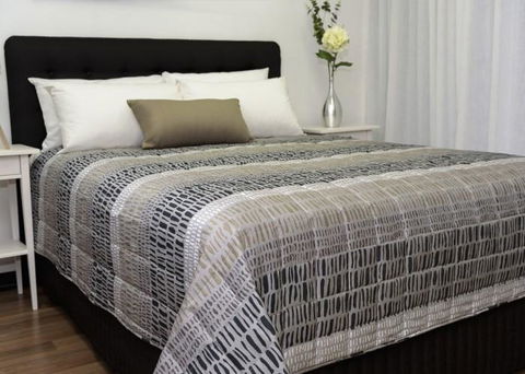 Burleigh Palms Holiday Apartments - Accommodation QLD 1
