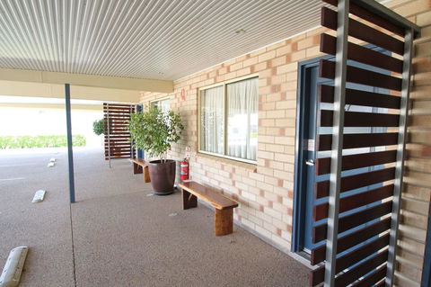 Midlander Motor Inn - Accommodation QLD 29