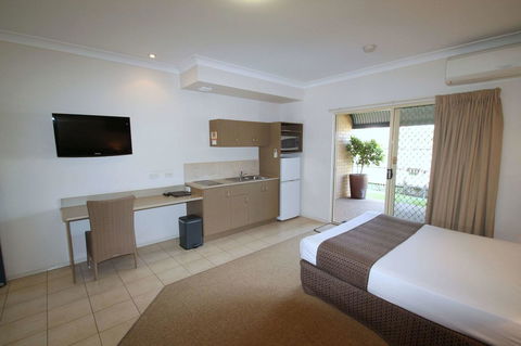 Midlander Motor Inn - Accommodation QLD 28