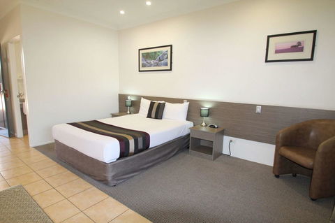 Midlander Motor Inn - Accommodation QLD 13