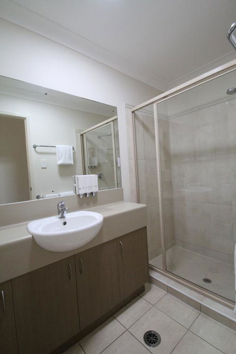 Midlander Motor Inn - Accommodation QLD 4