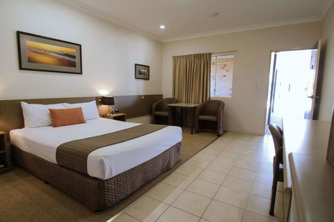 Midlander Motor Inn - Accommodation QLD 8