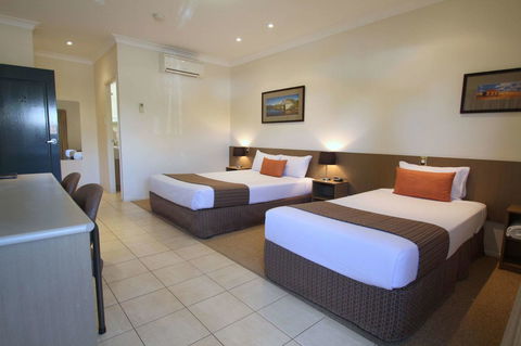 Midlander Motor Inn - Accommodation QLD 23